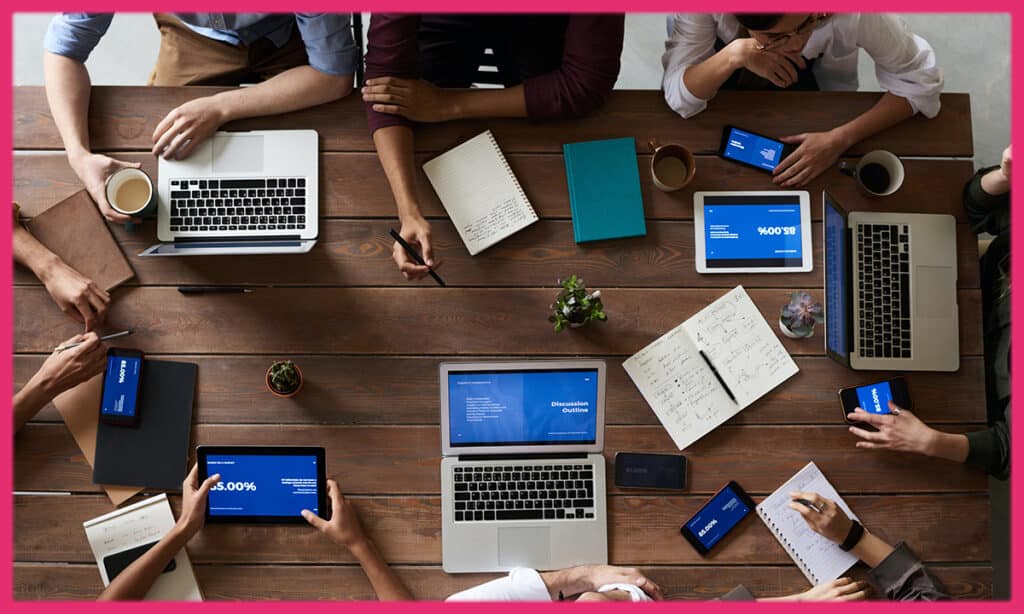 How to Use Highnote to Grow Your Business 4 table with people and gadgets